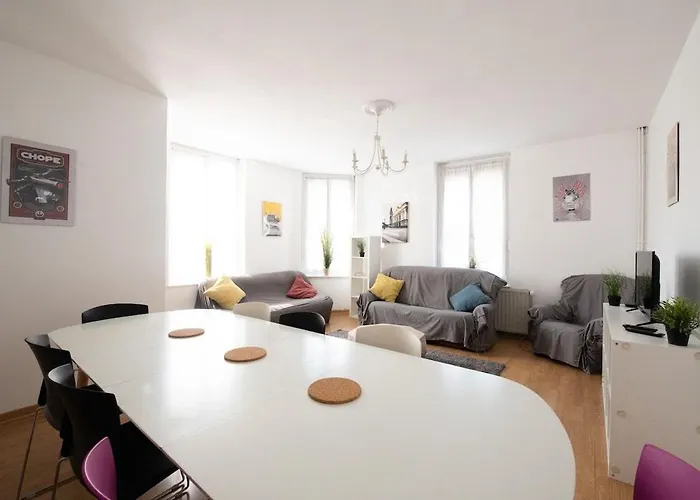 Maison Cosy 4 Chambres, Terrasse, Garage Prive