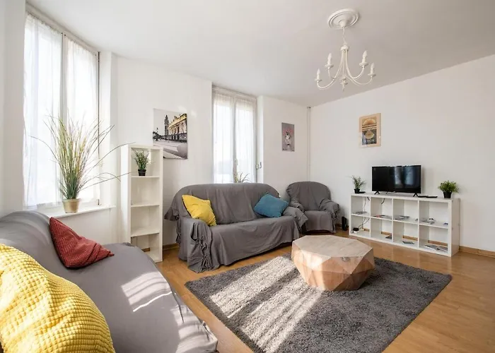 Maison Cosy 4 Chambres, Terrasse, Garage Prive