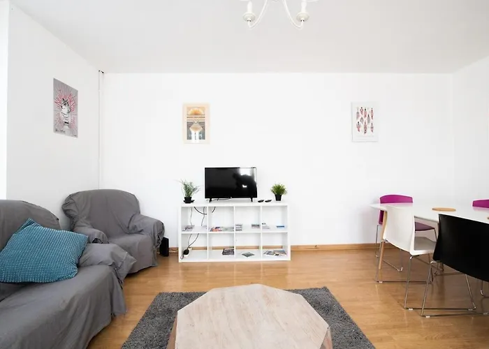 Maison Cosy 4 Chambres, Terrasse, Garage Prive